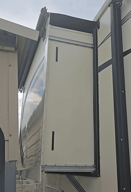 Documenting slideout operation during an RV Tech Survey